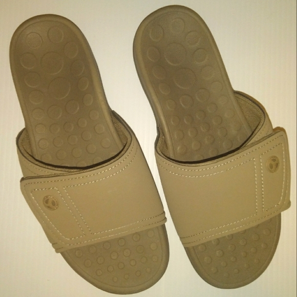 Vionic Other - Vionic Sandals Sz 9